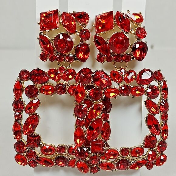 Gold Tone Metal Red Plastic Rhinestone Opulent Chandelier Earrings Square Drop - Picture 14 of 16